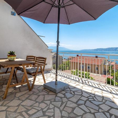 Lovely Apartment In Novi Vinodolski With Wifi 外观 照片