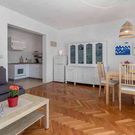 Lovely Apartment In Novi Vinodolski With Wifi 外观 照片