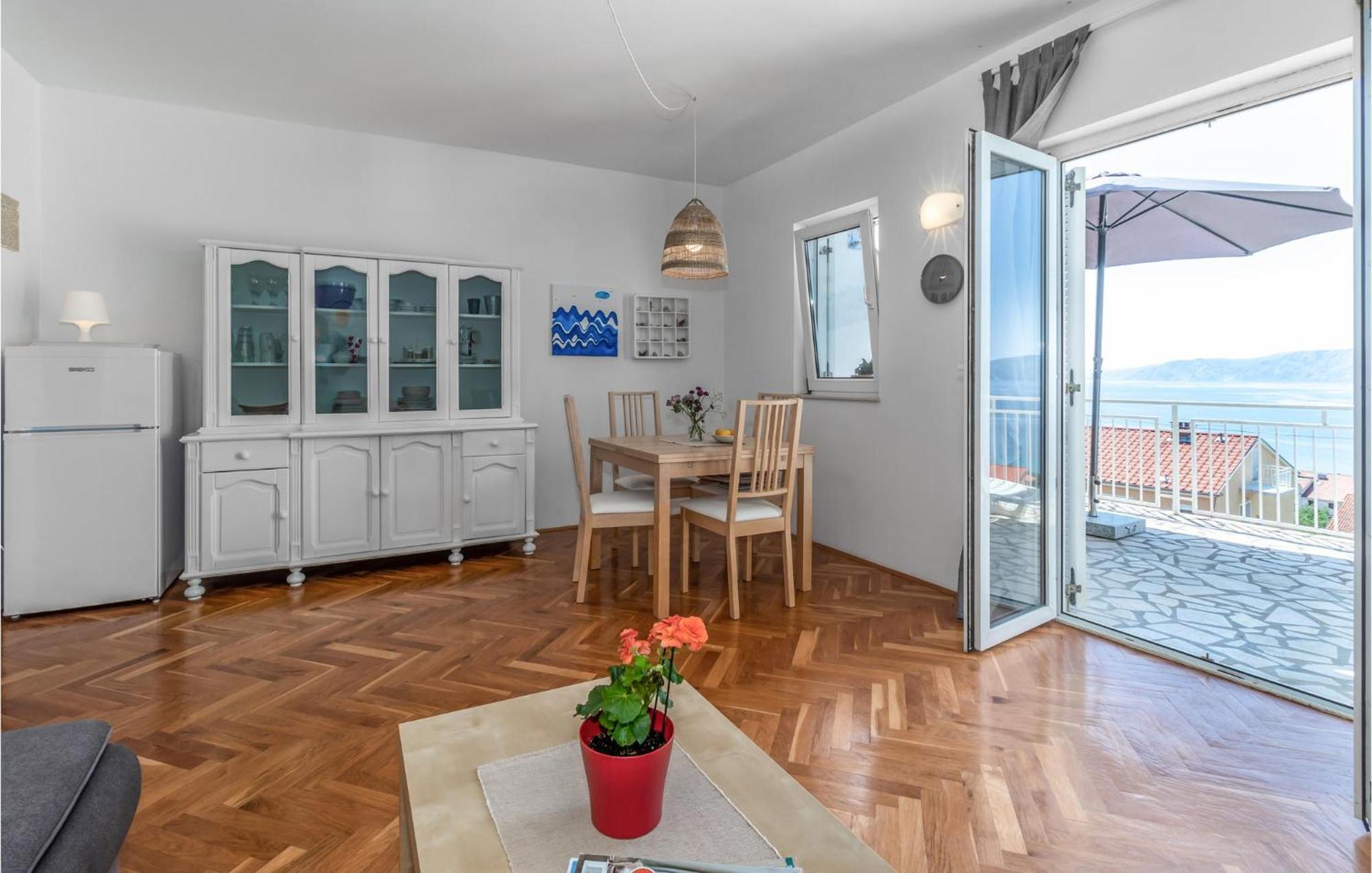 Lovely Apartment In Novi Vinodolski With Wifi 外观 照片