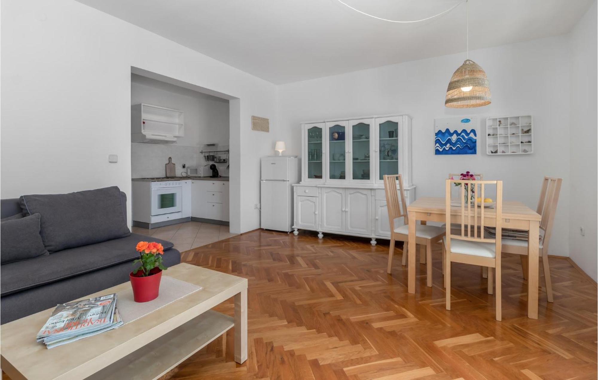 Lovely Apartment In Novi Vinodolski With Wifi 外观 照片