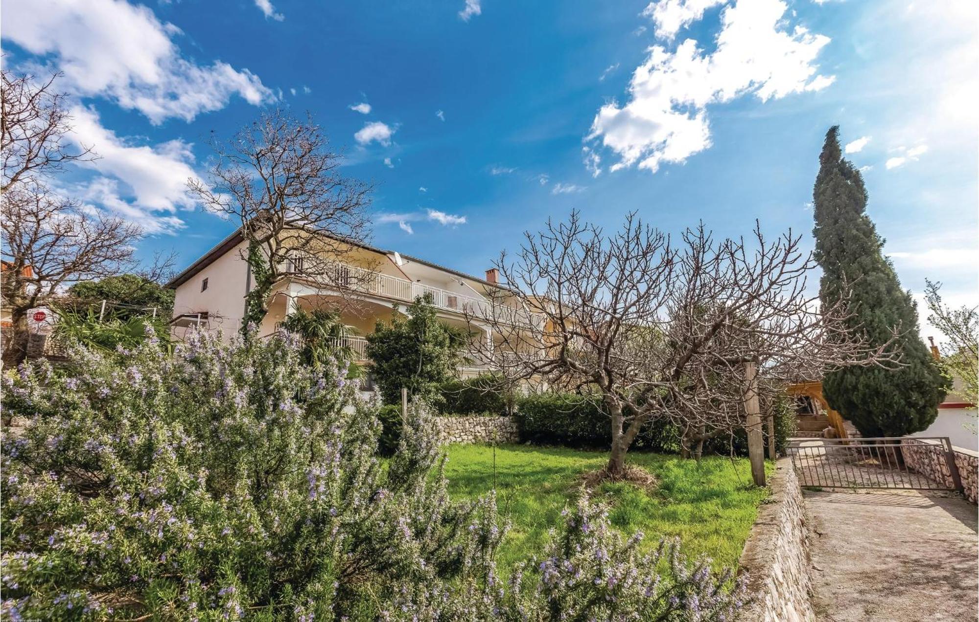 Lovely Apartment In Novi Vinodolski With Wifi 外观 照片